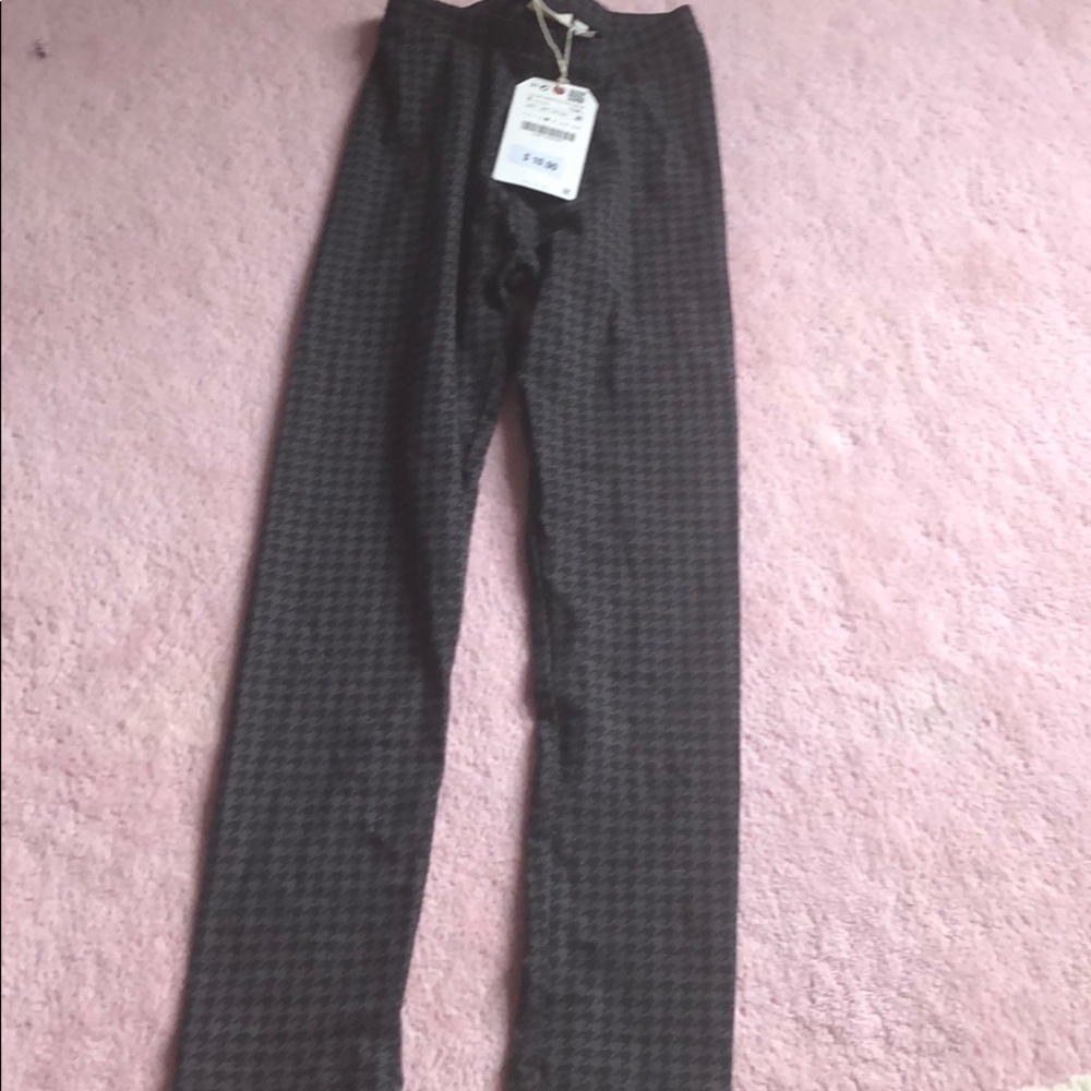 Zara size 9 NWT leggings.